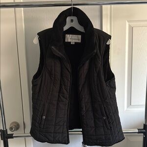 Weatherproof Black Quilted Vest for Cold Weather